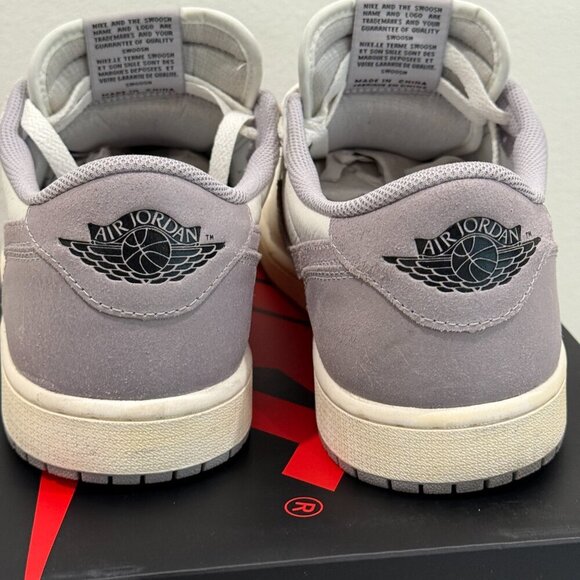 Athletic_Shoes